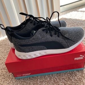 PUMA soft foam athletic shoes *NEW*